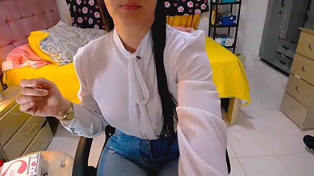 BitterMomXxx online show from April 22, 4:59 pm