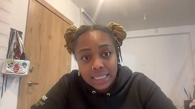 ChocolateCakeQueen online show from October 30, 12:13 am