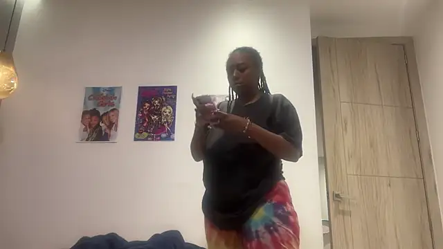 ChocolateCakeQueen online show from June 13, 4:43 am