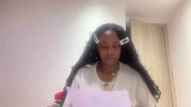 ChocolateCakeQueen online show from April 24, 4:59 am