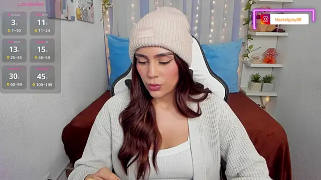Snapshot of HazzelGray chatting on September 12, 4:03 pm HazzelGray online show from September 12, 4:03 pm