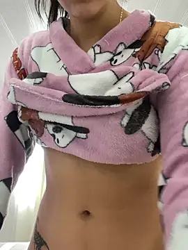 hannahb-e online show from March 27, 2:07 pm