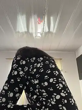 hannahb-e online show from April 23, 2:08 pm