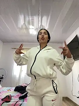 hannahb-e online show from February 9, 10:01 pm