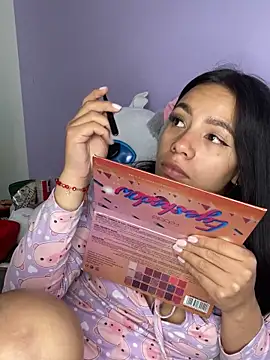 hannahb-e online show from October 3, 5:51 pm