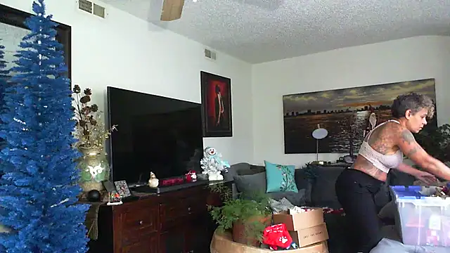 CeceilaMoon online show from November 23, 2:30 pm