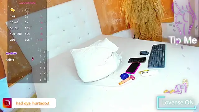 shenielxx online show from March 7, 5:09 pm