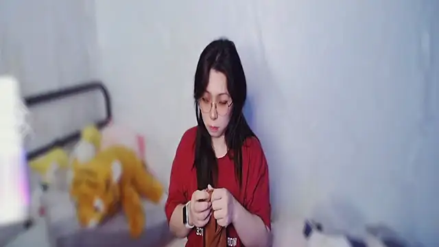 mememe 1006  online show from April 4, 8:51 pm