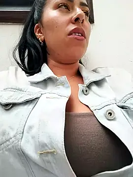 Snapshot of Emily_Wane chatting on September 24, 6:18 pm Emily Wane online show from September 24, 6:18 pm