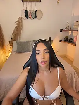 annyfosterr online show from April 27, 11:46 pm