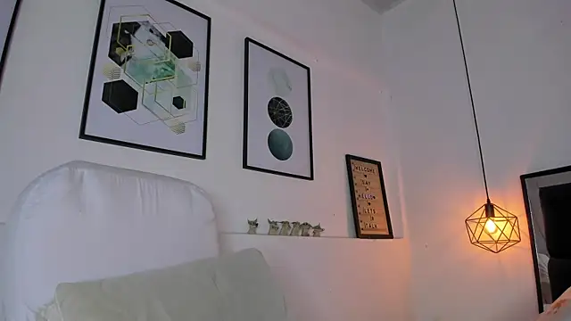 amysc online show from April 16, 12:05 pm