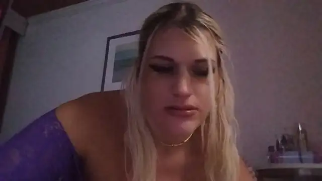 SexxxiLexiiii online show from August 5, 5:03 am