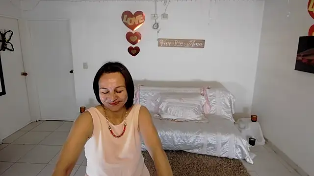 Latin Lola online show from April 27, 7:11 pm