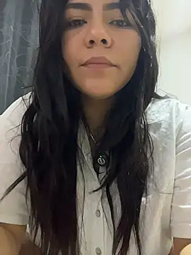 JulianaCastillo online show from February 8, 9:35 am