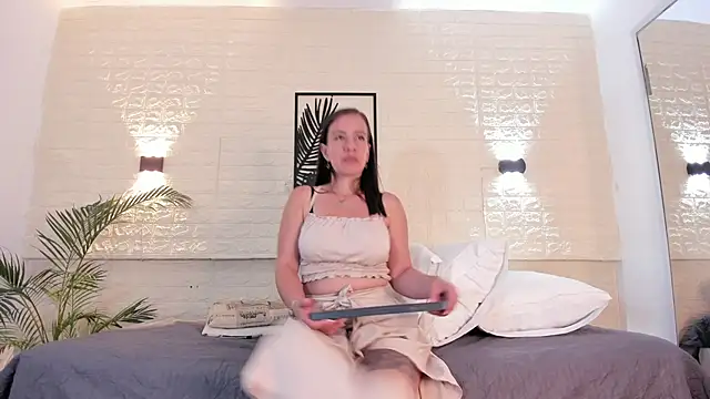 millie brown21 online show from February 19, 7:46 pm