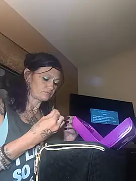 renegade vyxxen online show from April 22, 6:32 am