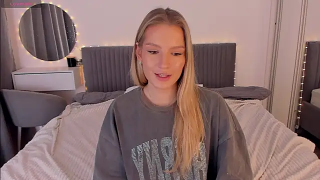 CassieRayss online show from January 12, 1:05 pm