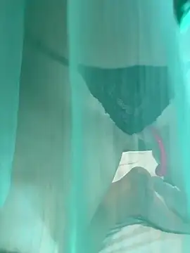 EmmaInLove23 online show from January 8, 3:32 am