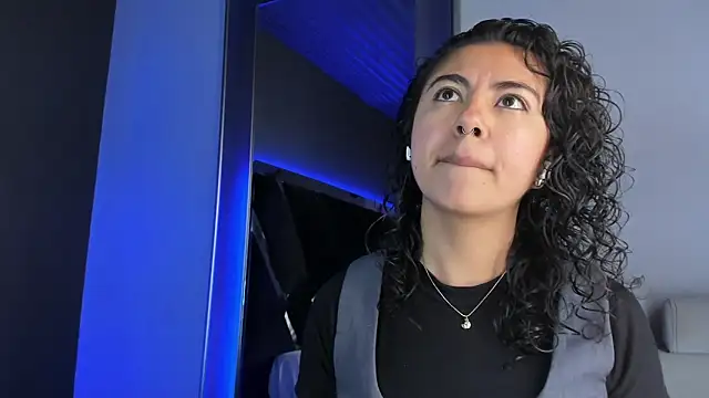 Amareto  online show from April 9, 9:15 am