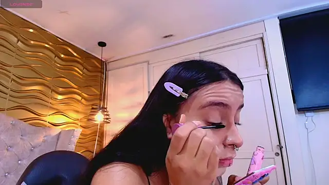 Andreita Jones online show from April 21, 11:39 am