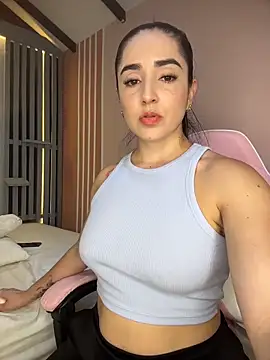 Vicky-Andrade online show from March 18, 1:43 am