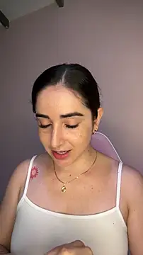 Vicky-Andrade online show from December 17, 1:33 am