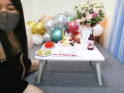Lavender Sweet online show from June 7, 1:07 pm