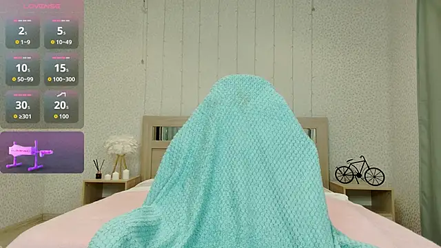 oliviiaa online show from October 7, 12:37 am