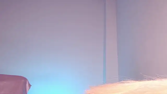 caarlywhitee online show from October 15, 2:36 am