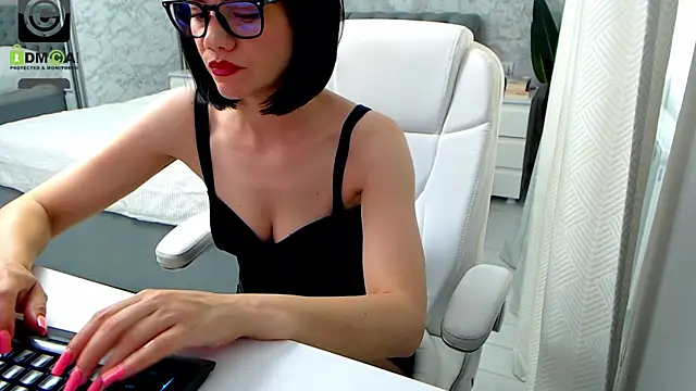 Ellysse  online show from July 29, 12:27 pm