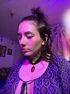 LiliJones  online show from April 24, 7:27 pm