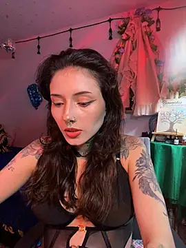 LiliJones  online show from April 20, 7:28 pm