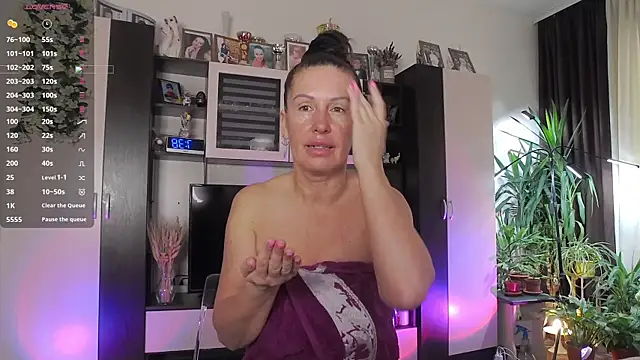 SheilaRyan online show from April 24, 4:37 am