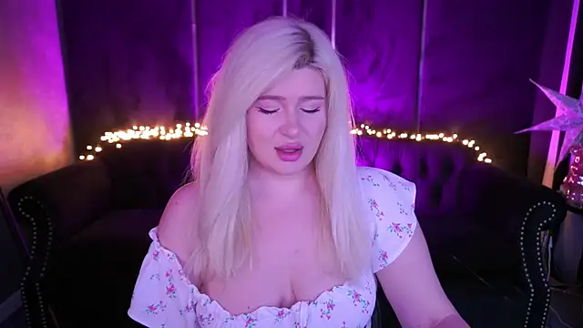 CocoSecretss online show from April 24, 7:00 am