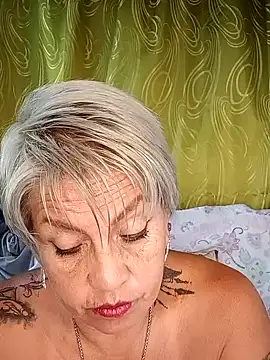 Snapshot of DirtyBIianca chatting on September 23, 12:53 am DirtyBIianca online show from September 23, 12:53 am