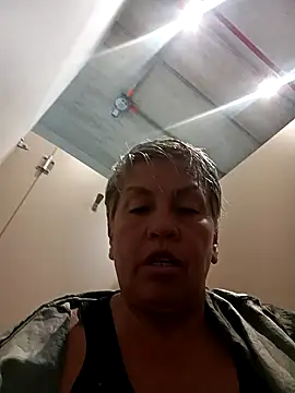 Snapshot of DirtyBIianca chatting on October 5, 5:18 pm DirtyBIianca online show from October 5, 5:18 pm