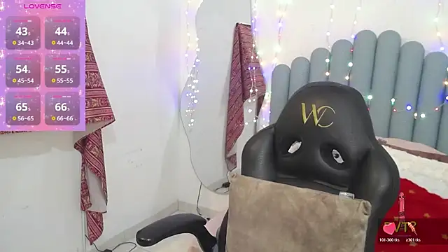 lakshmiraniii online show from April 27, 12:13 pm