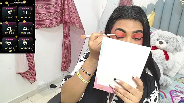 lakshmiraniii online show from December 3, 11:45 am