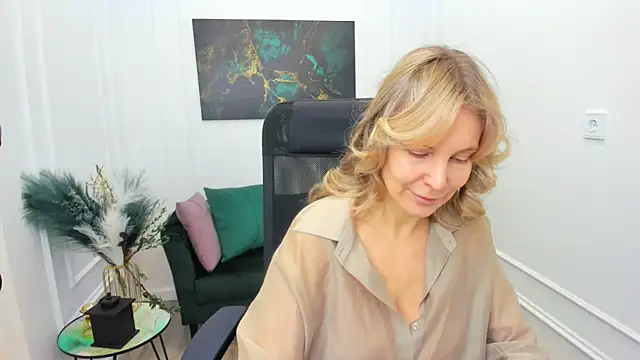 Sinty Devis online show from April 22, 4:42 am