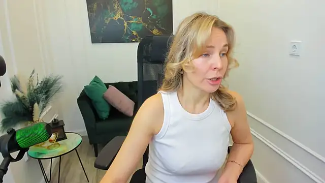 Sinty Devis online show from April 27, 4:53 am