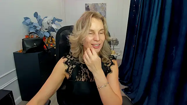 Sinty Devis online show from October 19, 12:51 pm