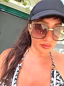 Snapshot of TheGoddessBianca chatting on October 21, 11:36 am TheGoddessBianca online show from October 21, 11:36 am
