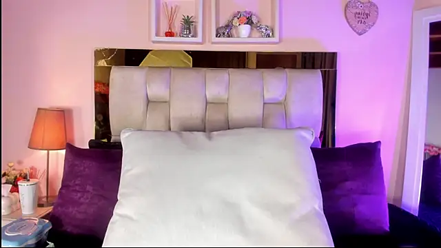 emmy r online show from April 23, 12:23 pm