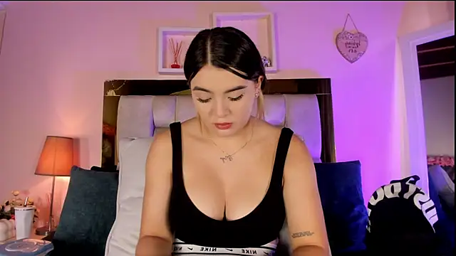 emmy r online show from April 27, 12:13 pm