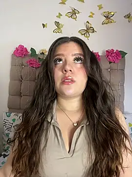 Jullieetta online show from August 7, 7:32 pm