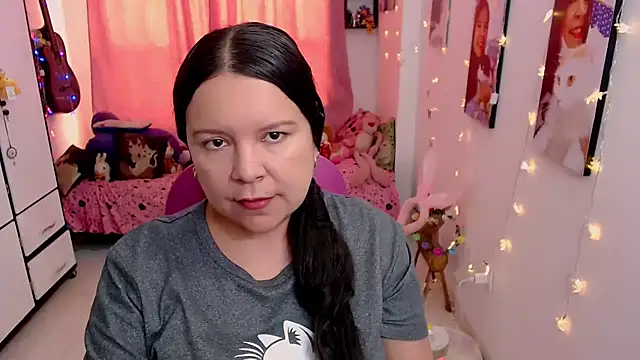 claryssa  online show from April 28, 7:07 pm