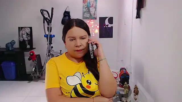 claryssa  online show from June 10, 7:01 pm