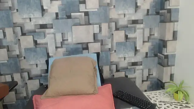 angel dthroatt online show from January 15, 12:11 pm