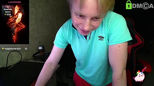 Snapshot of Alexis_Gordon chatting on October 11, 6:10 pm Alexis Gordon online show from October 11, 6:10 pm