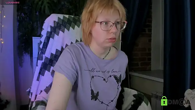 Melissa Wells online show from April 18, 9:15 pm